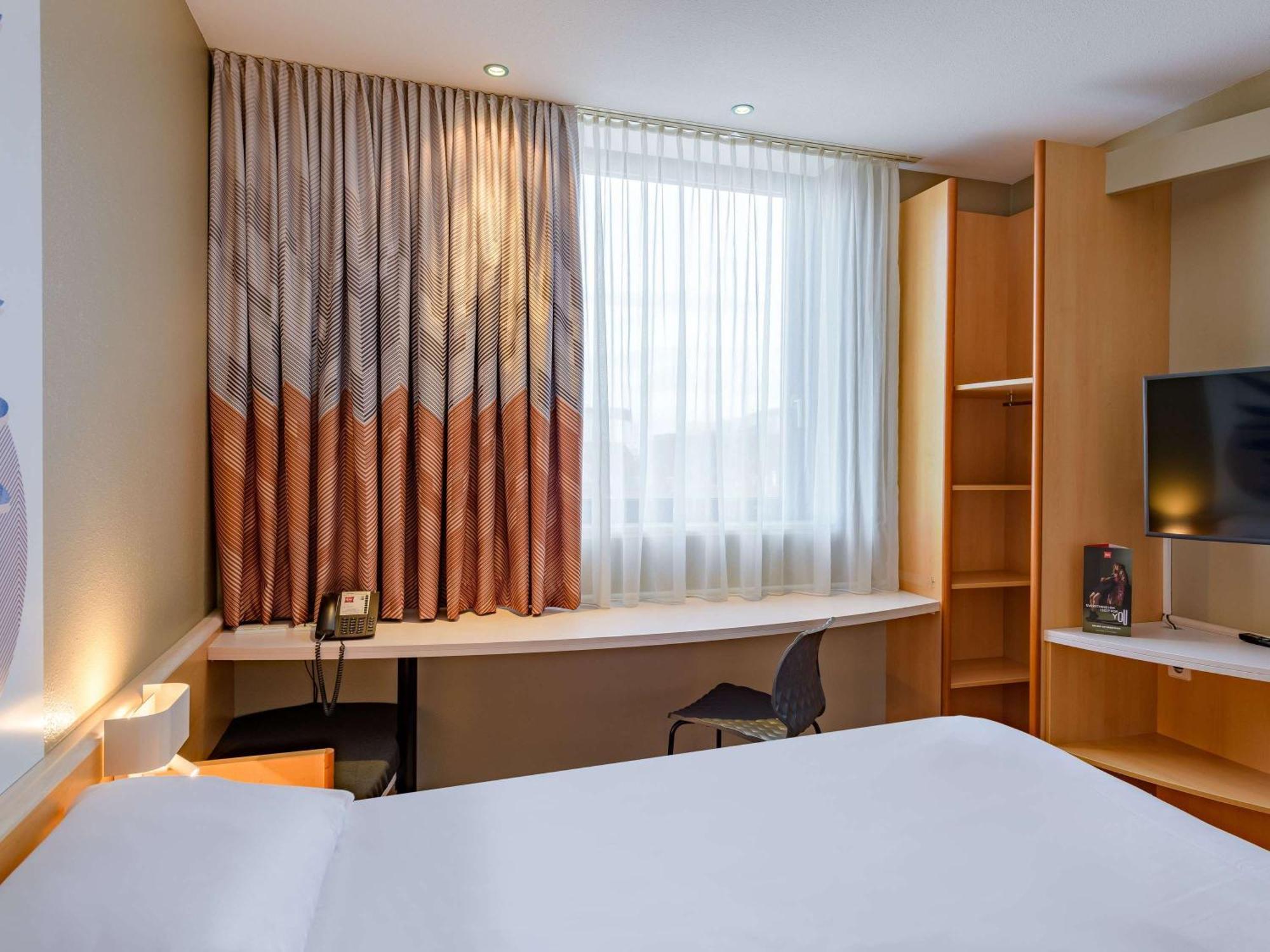 Ibis Heilbronn City Bagian luar foto