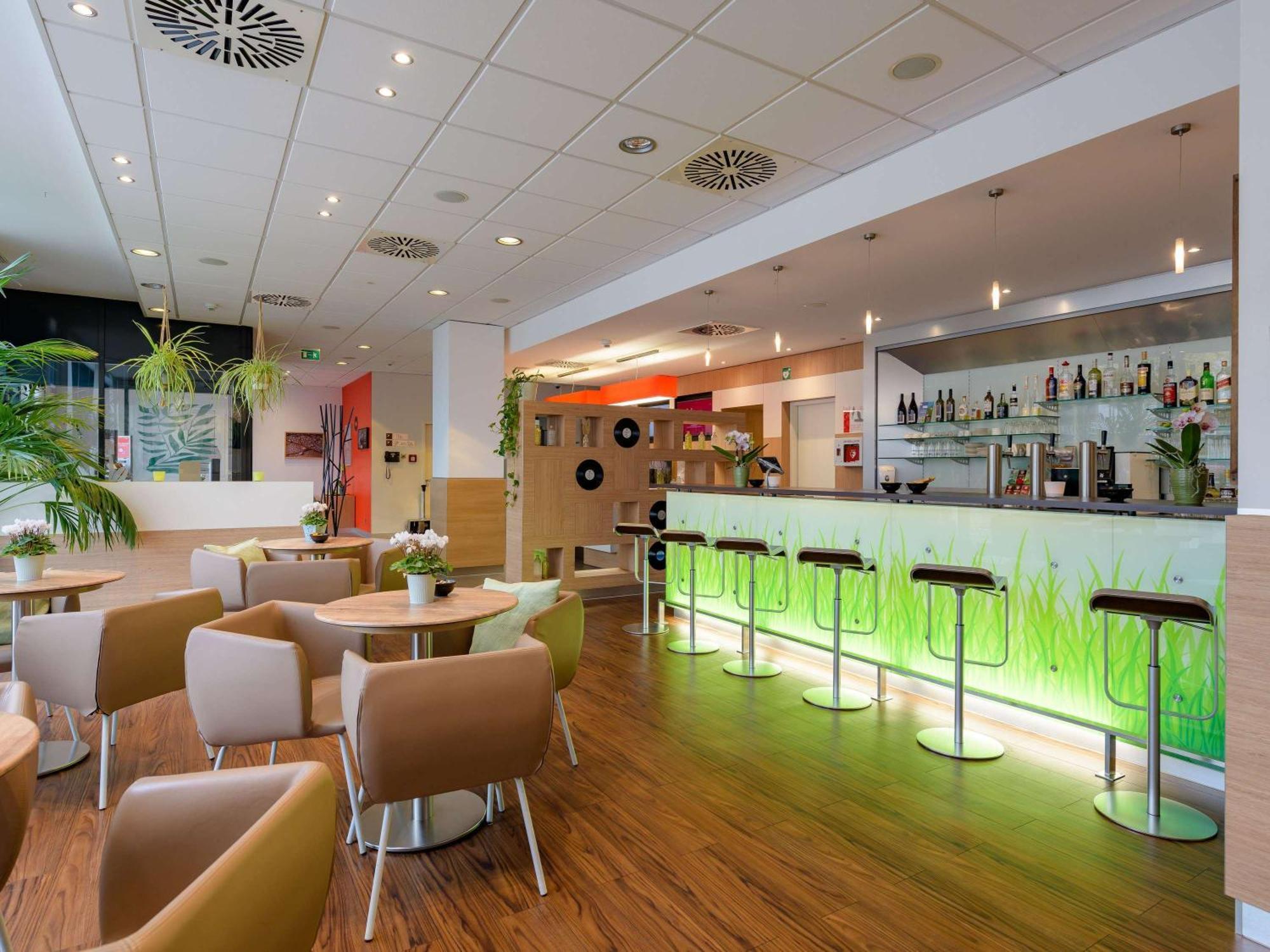 Ibis Heilbronn City Bagian luar foto