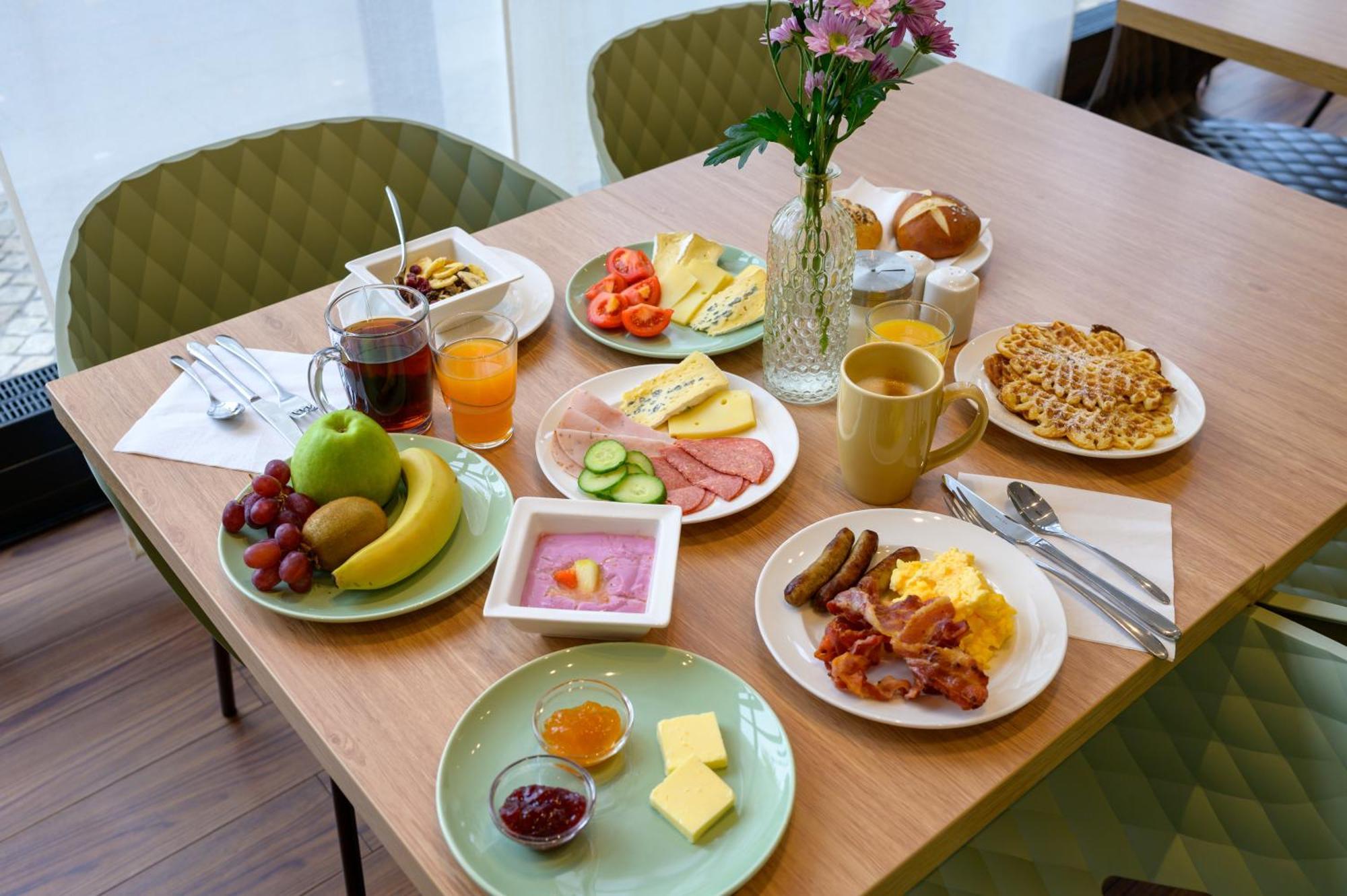 Ibis Heilbronn City Bagian luar foto